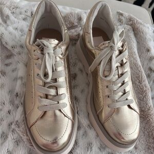 DOLCE VITA! Women's Gold Sneakers